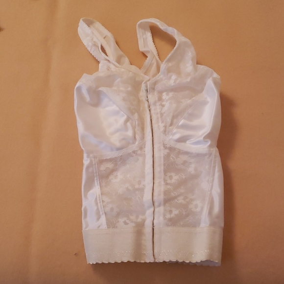 Exquisite Form Fully - Picture 3 of 4